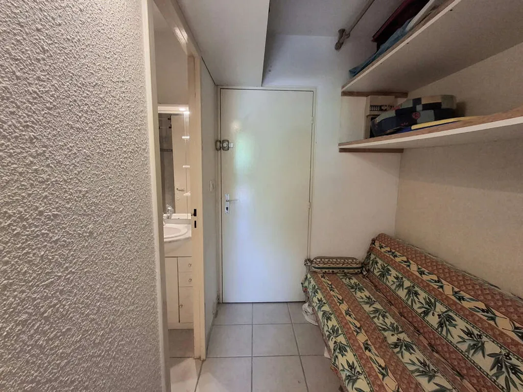 Entrée - Studio en Rez-de-Jardin avec Parking à Saint-Cyr-sur-Mer