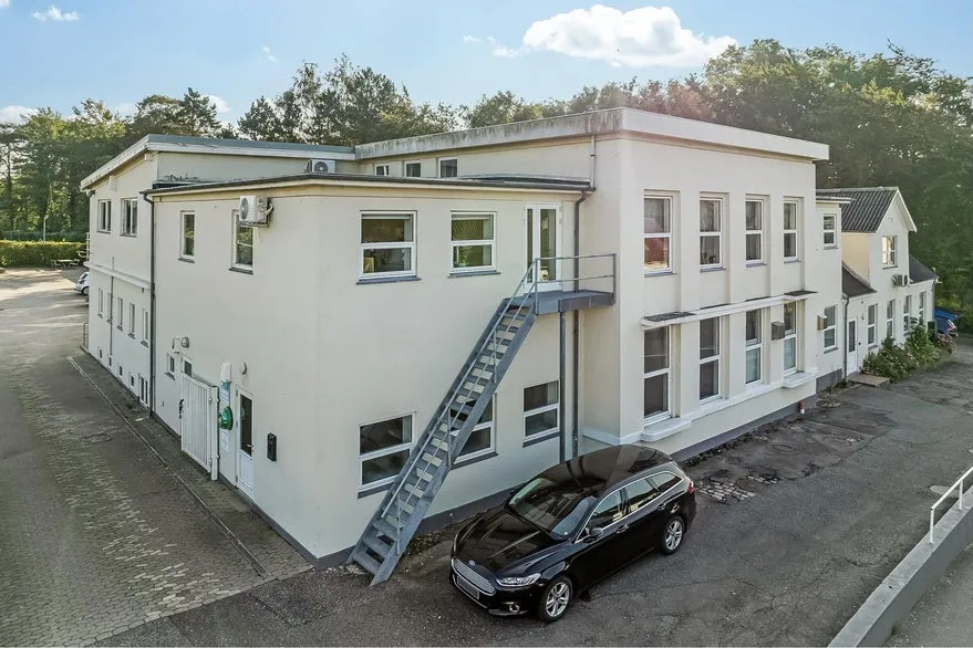 Vue aérienne - Multi-use Property with Workshop in Mern