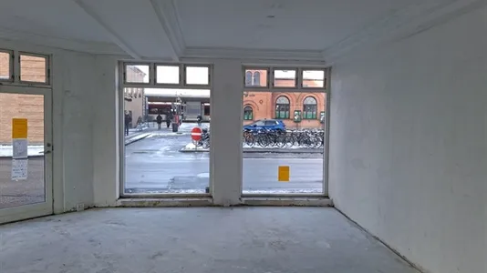 Toad - Corner Shop with High Visibility in Slagelse