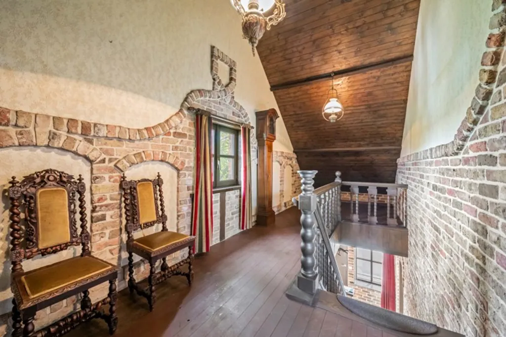 Pièces - Maison à rénover avec vue sur l'eau à Oudenburg