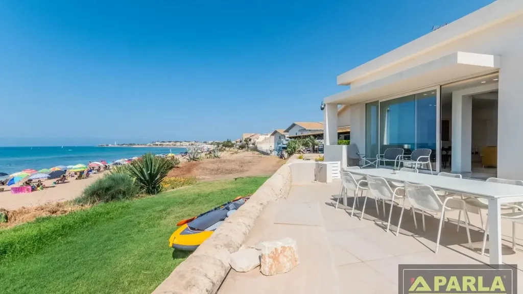 Terrasse - Villa with Beach Access in Marina di Ragusa