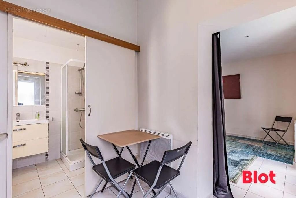 Chambres - Studio avec Emplacement Central à Nantes