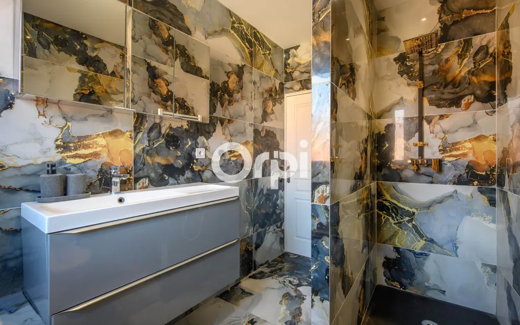Salles de bain - Maison Contemporaine avec Terrasse à Waziers