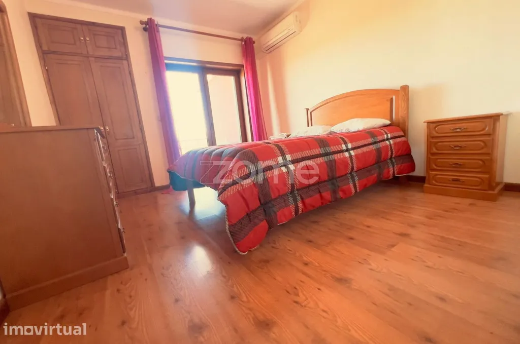 Schlafzimmer - Geminated House with Garage in Chaves Centre