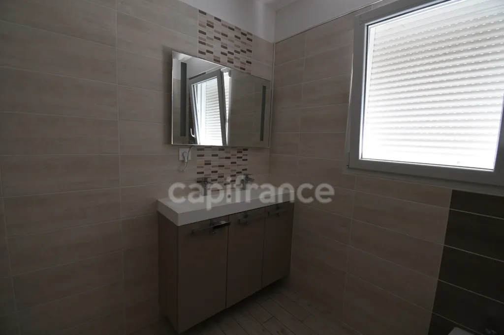 Bathrooms - Contemporary House with Pool in URZY