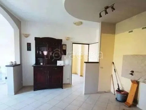 Esik - Second Floor Apartment with Ripostiglio in Piobbico