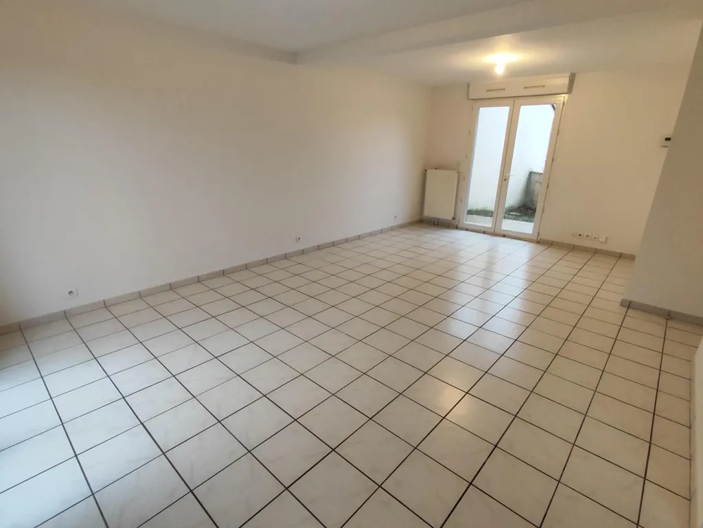 Toad - Duplex House with Garden in Biard