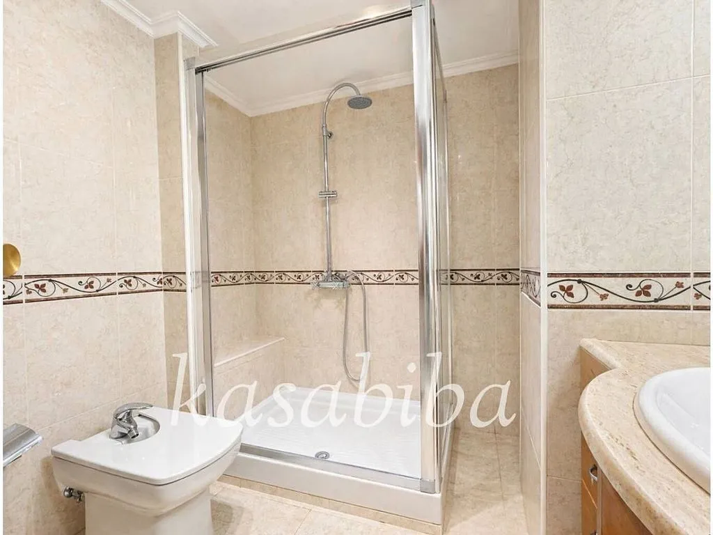 Salles de bain - Apartment with Large Terrace in Estramurs