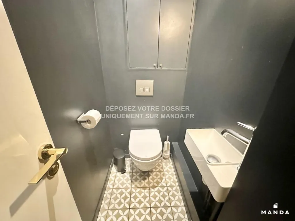 Bathrooms - Duplex Flat with Balcony in Ivry-sur-Seine