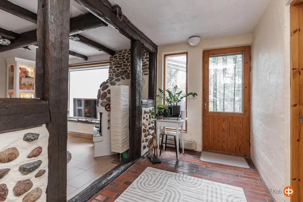 Ingresso - Architectural House with Garden in Halikko
