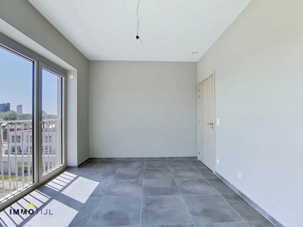 Toad - Corner Apartment with Terrace in Aalst
