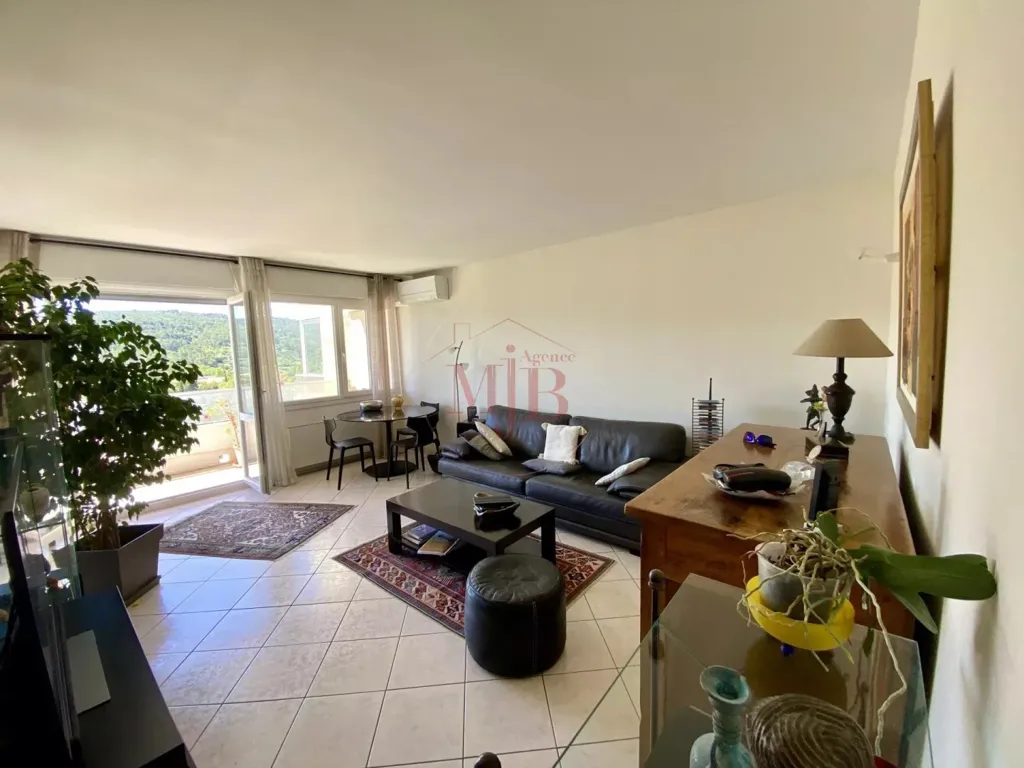 Séjour - Appartement Panoramique Dernier Étage à Aix-en-Provence