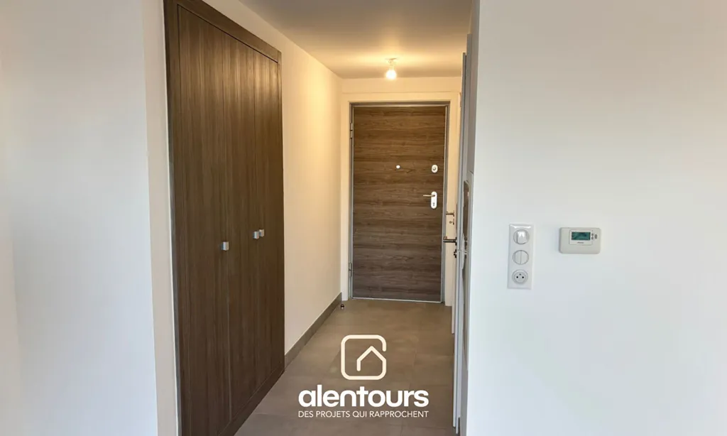 Entrée - Studio avec Terrasse Vue Lac à Chaumousey