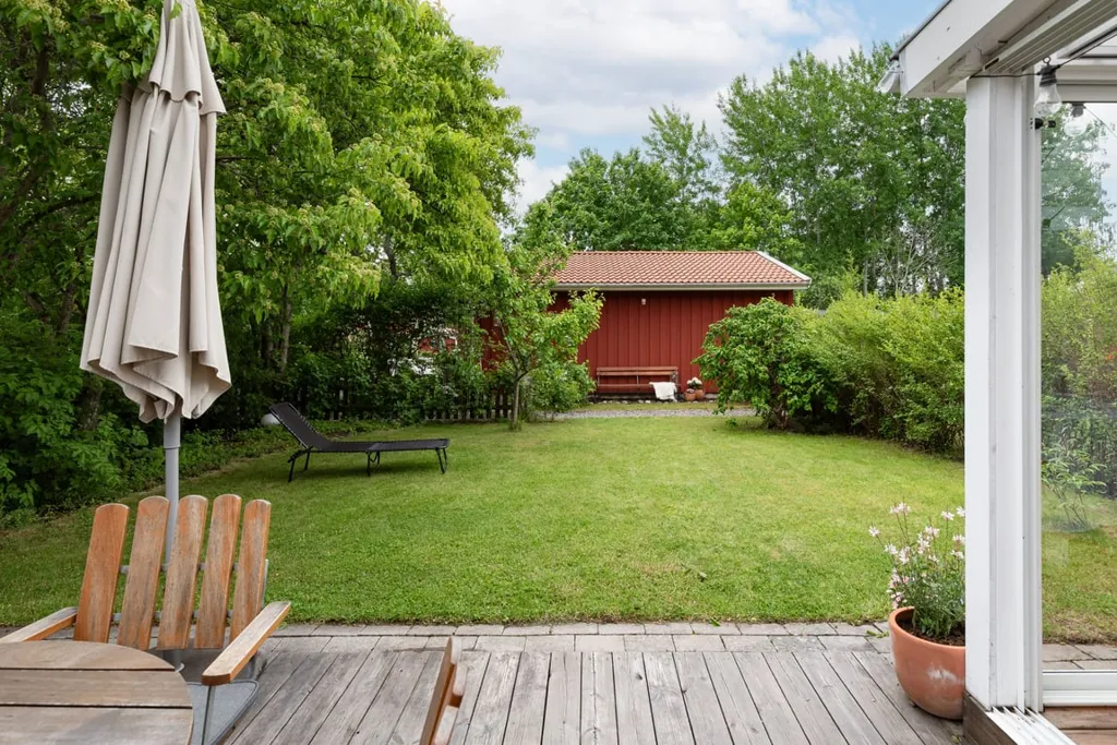 Garden - Terraced House with Garden in Almby