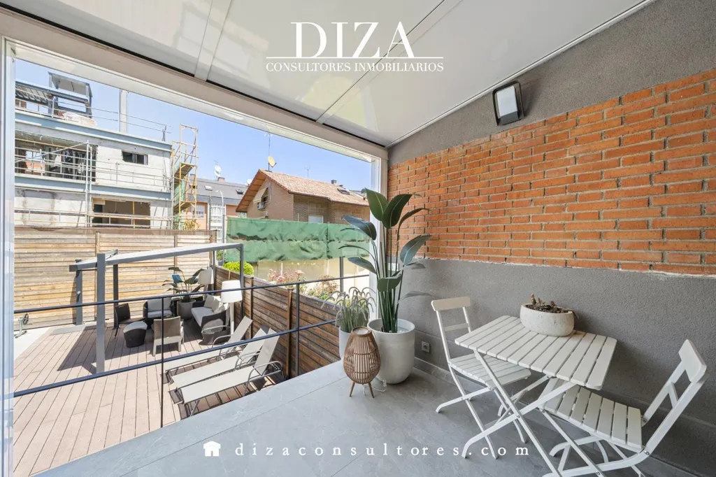 Terrass - Villa with Pool and Gym in Madrid