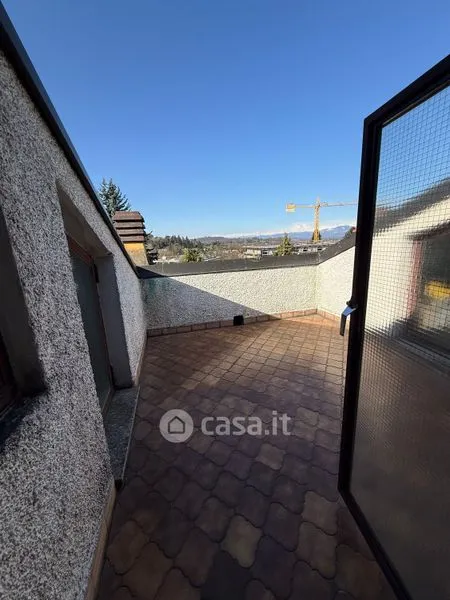 Terrass - Two-Level Lake View Apartment in Buguggiate