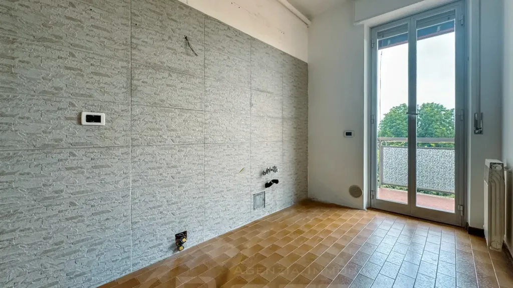 Pièces - Trilocale with Private Garden in Momo