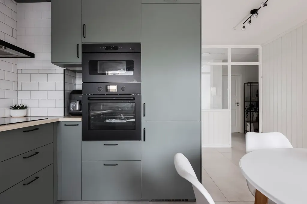 Cuisine - Renovated Flat with Balcony in Kristinehamn