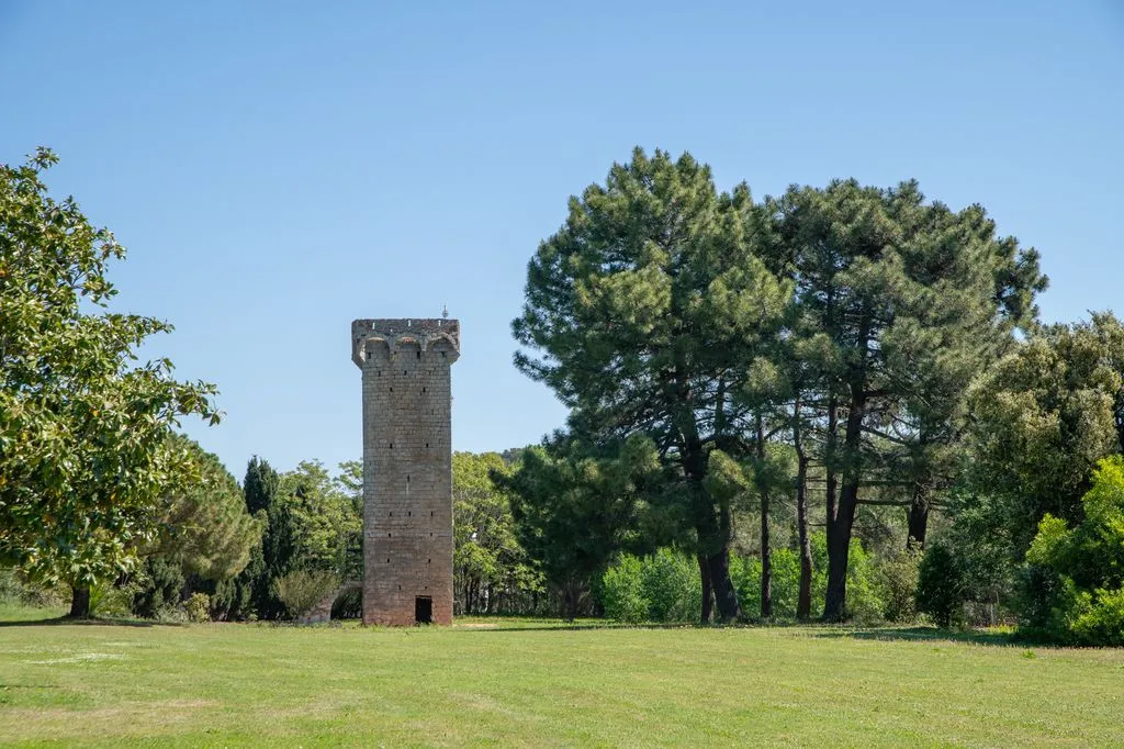 Giardino - Luxury House with Historic Tower in Mont-ras