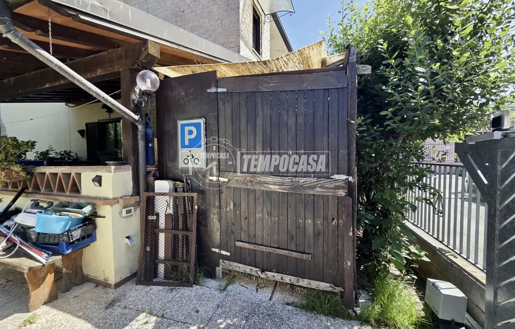 Aed - Rustic Villa with Garden in Castagnola, Massa