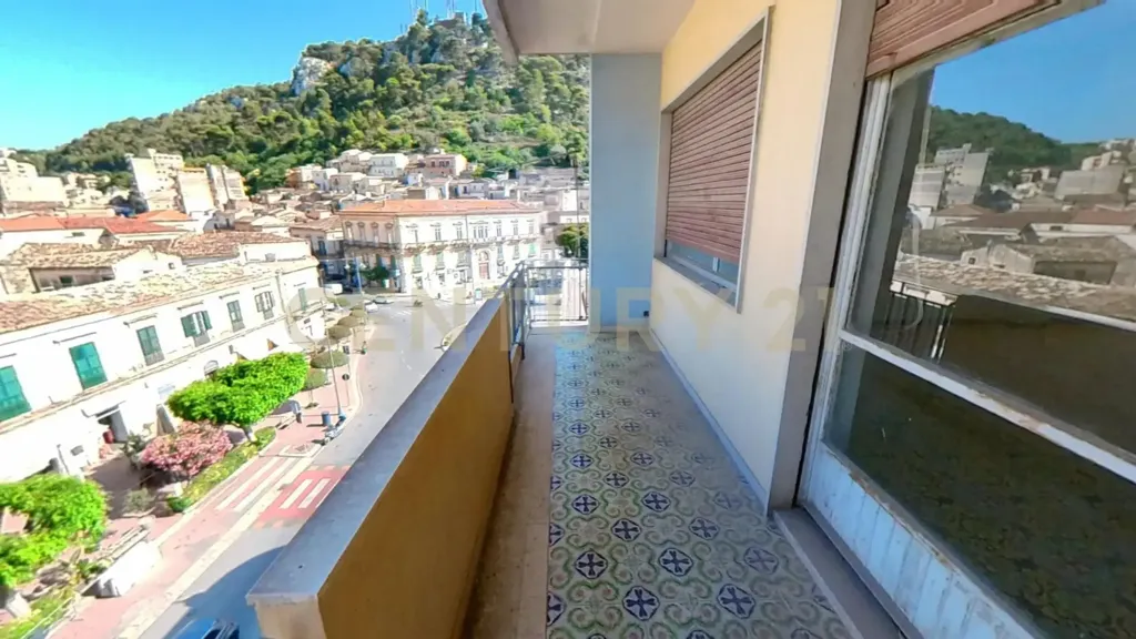 Balcon - Historic Apartment with Balcony in Modica