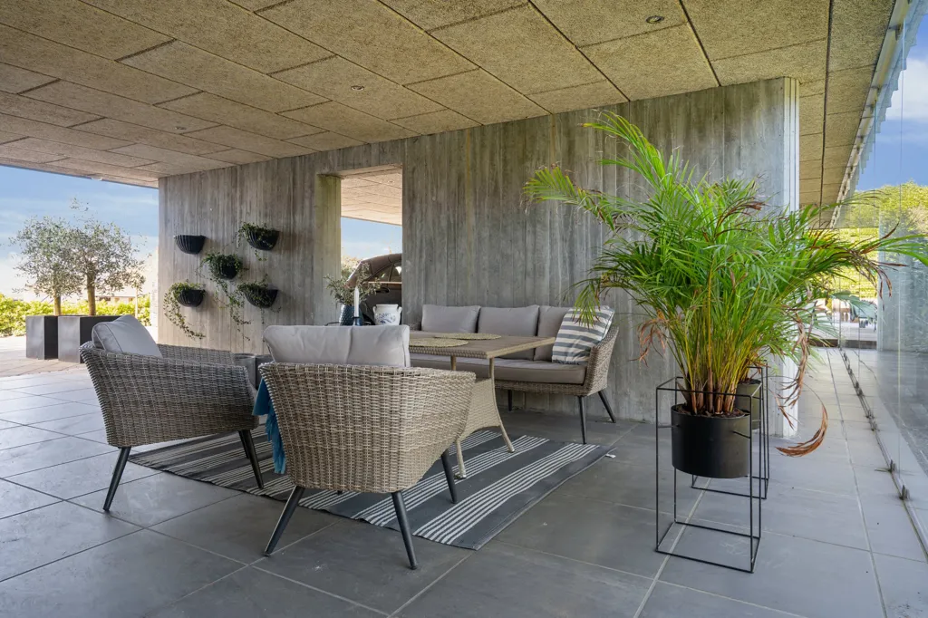 Terrasse - Modern Villa with City View in Næstved
