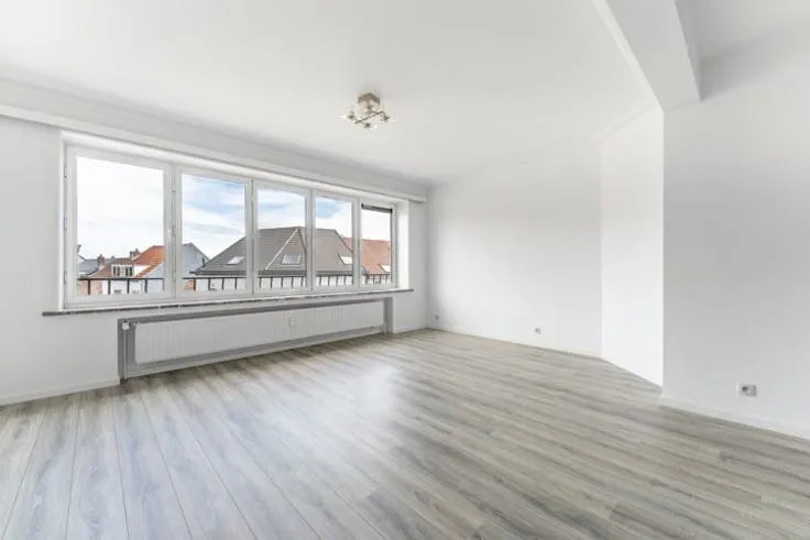 Séjour - Appartement Traversant avec Balcon à Waterloo