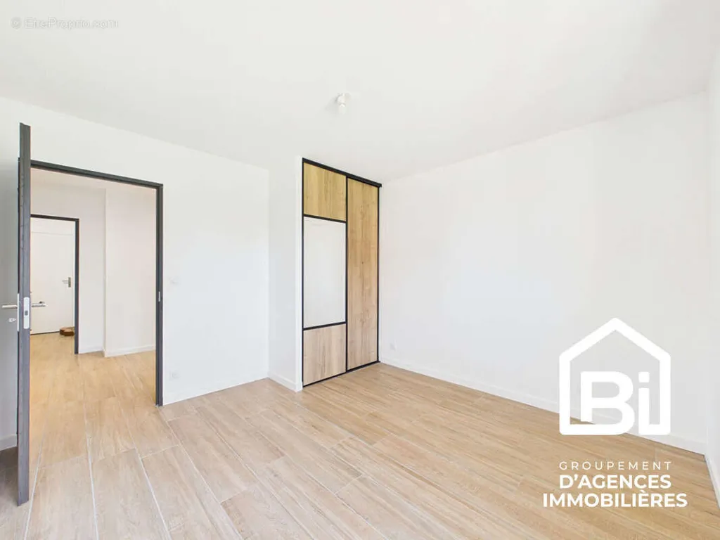 Chambres - Maison de Plain-Pied avec Jardin à Évrecy