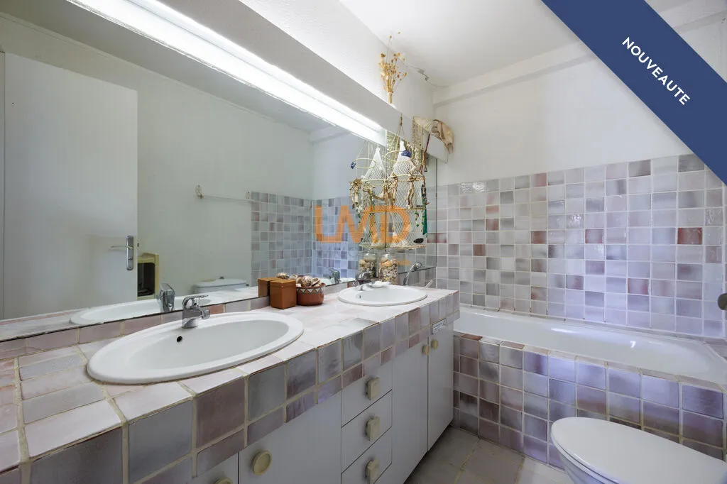 Salles de bain - Villa d'Architecte avec Toit Terrasse à Marseille