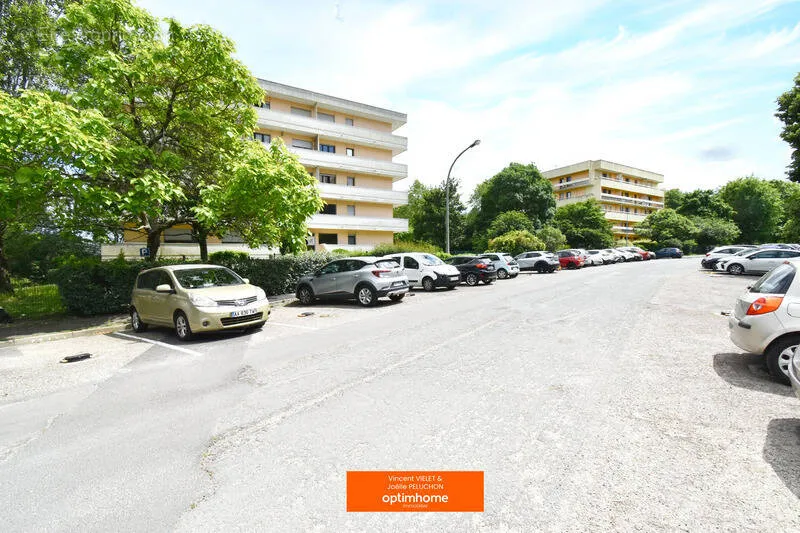 2-toaline korter asukohas Lormont