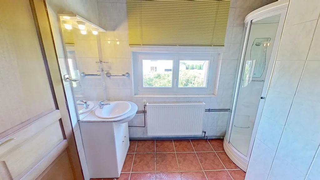 Bathrooms - Spacious Ground Floor House with Pool in Hombourg