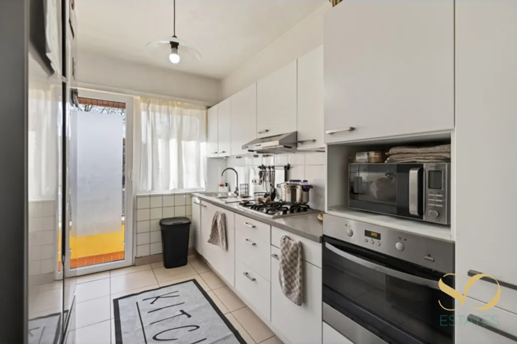 Cuisine - Appartement avec Balcon à Laeken, Place Joseph-Benoit Willems
