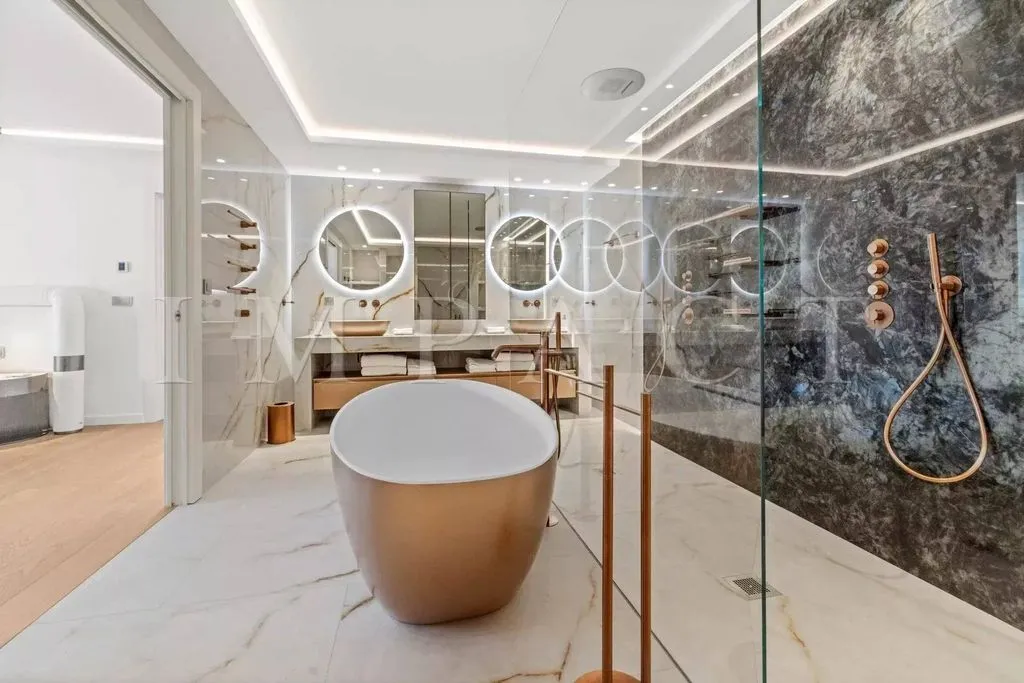 Salles de bain - Appartement de luxe avec terrasse à Cannes