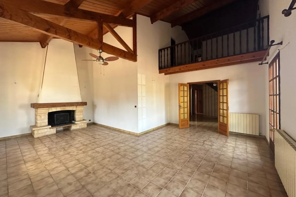 Elutuba - Spacious Family House with Garden in Préchac