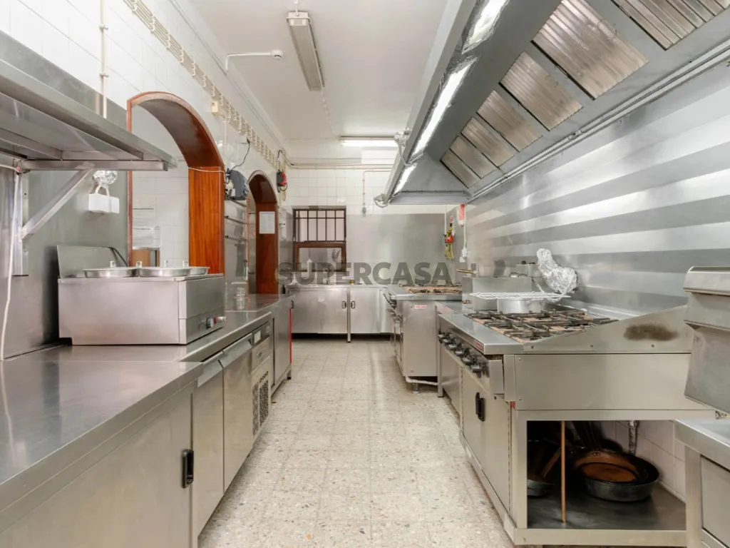Cuisine - Luxury House with Restaurant in Albufeira