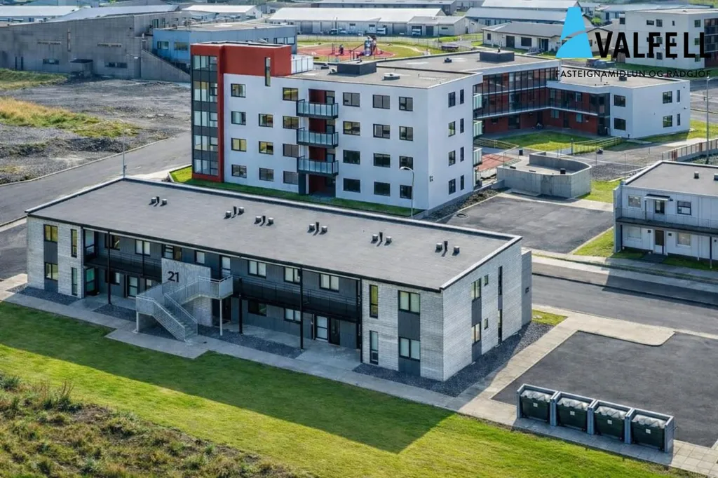 Õhuvaade - 3-Bedroom Apartment with South Balcony in Asparskógar
