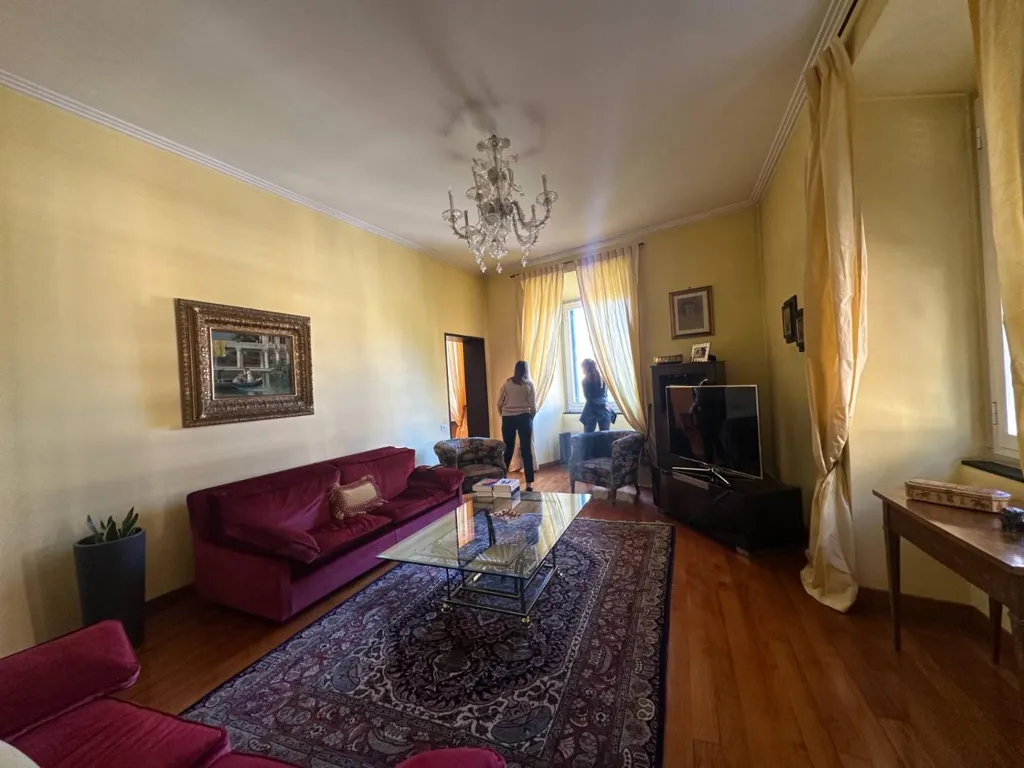 Elutuba - Luxury Apartment with Piazza Corvetto View in Genoa