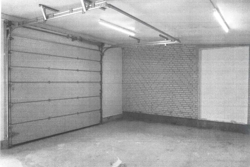Garage - Warehouse with Toilet Access near Hillerød