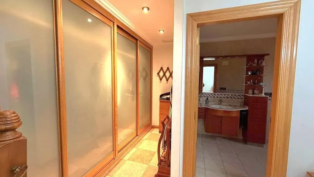 Toad - Luxury Chalet with Pool in Elche