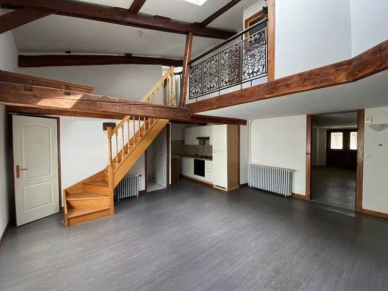 Stanze - Three-Bedroom Flat in Leigneux