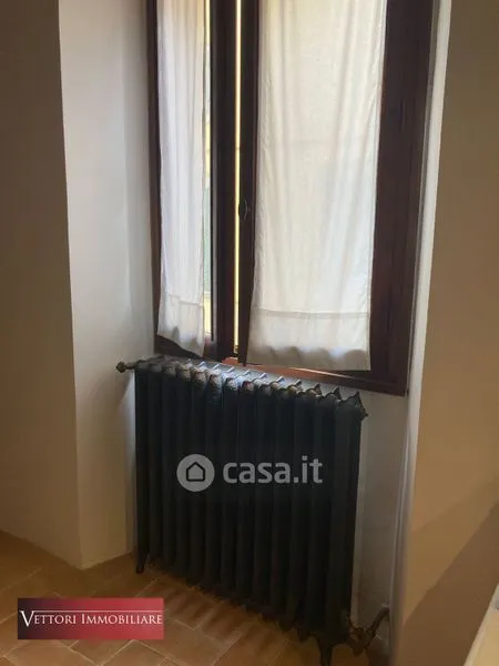 Toad - Rustic-Style Apartment with Private Courtyard in Prato