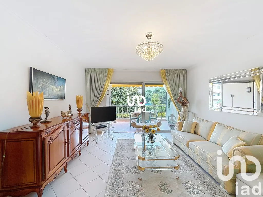 Séjour - Appartement avec Terrasse et Piscine à Antibes