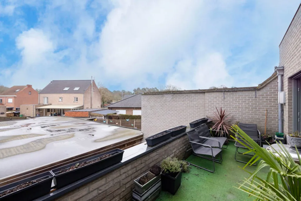 Terrace - Modern Apartment with Terrace in Mol