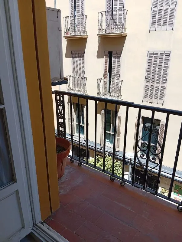 Rõdu - Modern Flat with Balcony in Ensanche Centro