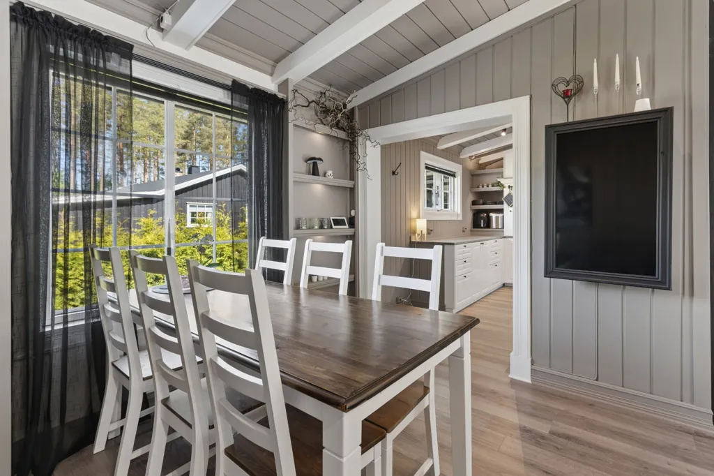 Salle à manger - Cottage with Glomma Proximity in Braskereidfoss