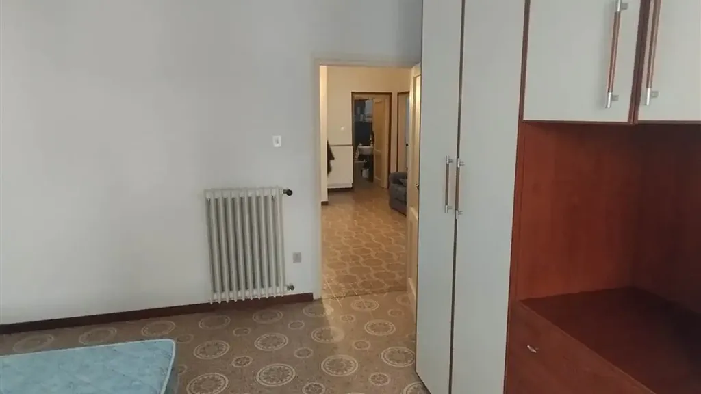Chambres - 4-Bedroom Apartment with Balcony in Florence