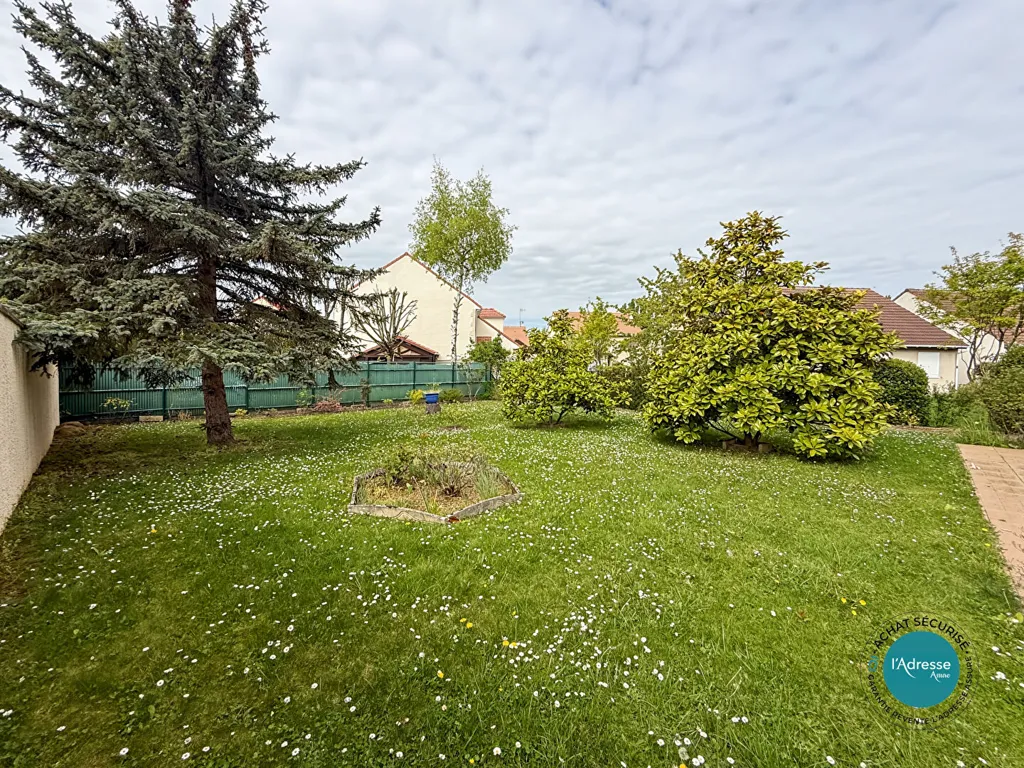 Jardin - Maison aux Beaux Volumes avec Jardin à La Ferté-Alais