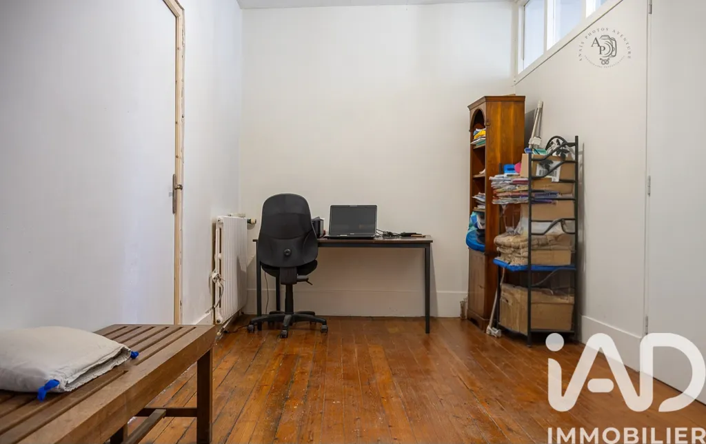 Office - Former Forge with Potential in Jouy-sur-Morin