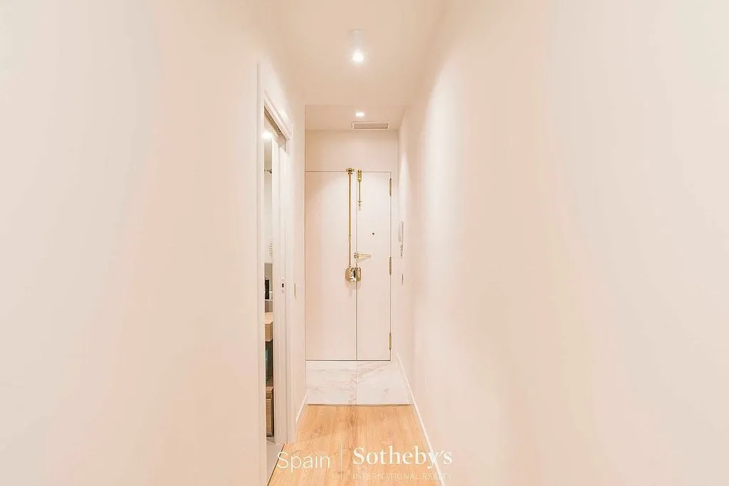 Entrée - Apartment with Air Conditioning in Goya, Madrid