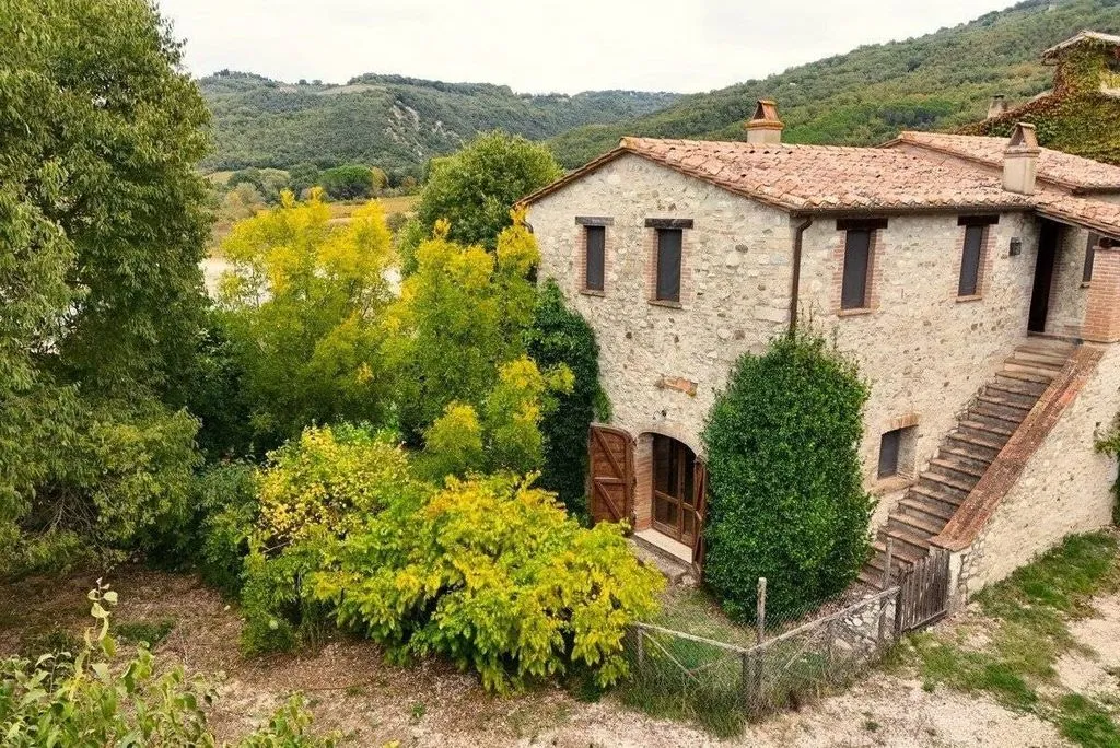 Õhuvaade - Country House with Lake View in Baschi, Umbria